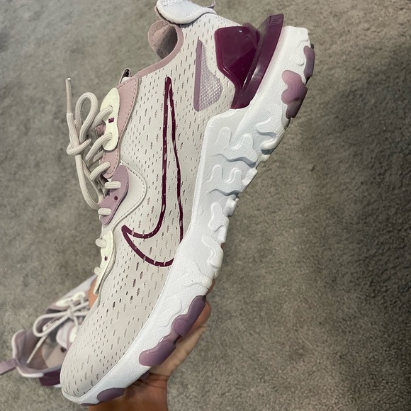 BARELY WORN (maybe 3-5 times) NIKE DMSX Purple sneakers size 10.5 - Picture 6 of 6